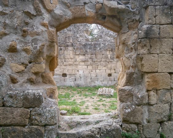 Insediamento Rupestre e Museo della Civiltà Contadina di Zungri