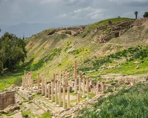 Pella
