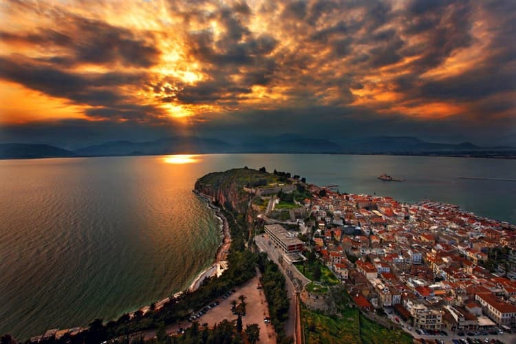 Beeld - Classical Tour Greece Nafplion, Olympia, Delphi, Meteora