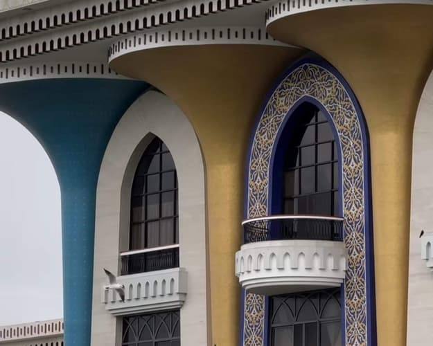 Image - Crystal Tour Package 