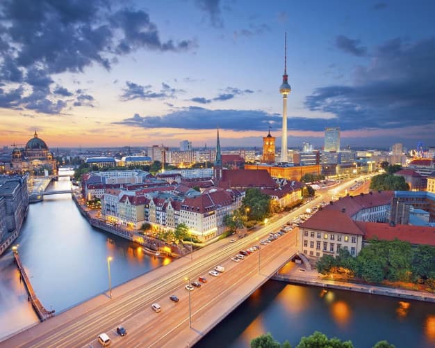 Image - TOUR OF THE MONARCHY