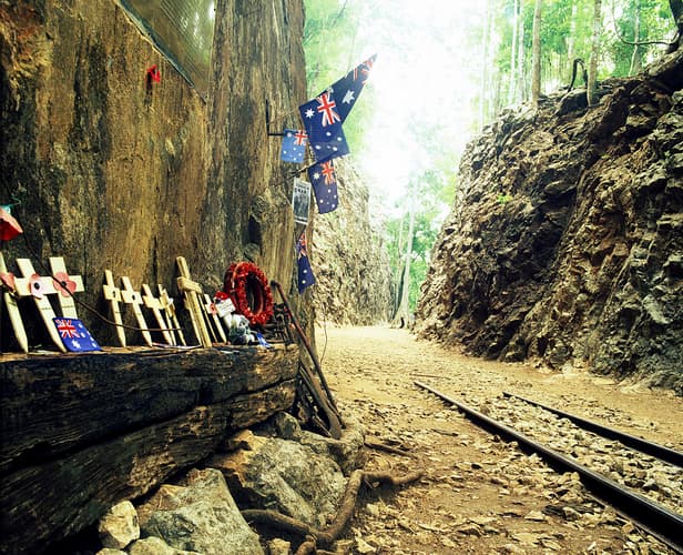 Bild - Kurztour "River Kwai Jungle Rafts" & Baden auf Koh Kood