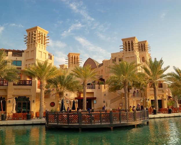 Image - Dubai Essentials Estandar Package