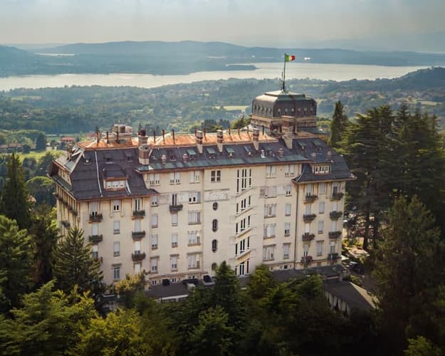 Image - 6 N Palace Grand Hotel Varese