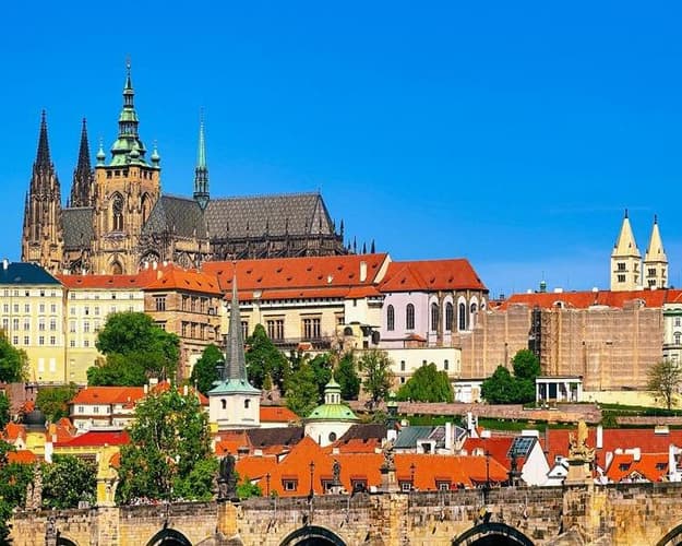 Beeld - Stedentrip Praag: cultuur, charme en gezelligheid