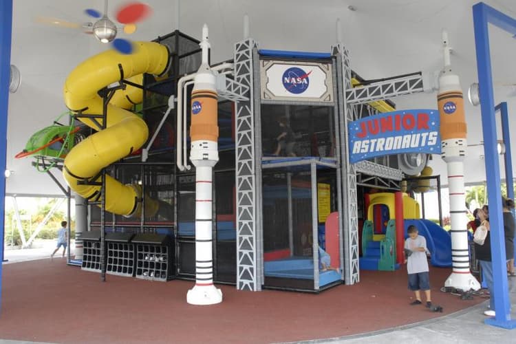 Image - Entrada al Kennedy Space Center Visitor Complex