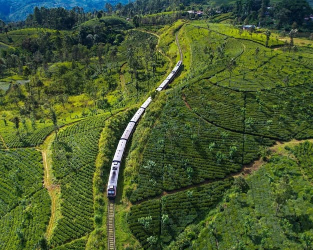 Image - Sri Lanka w/ Panoramic Train