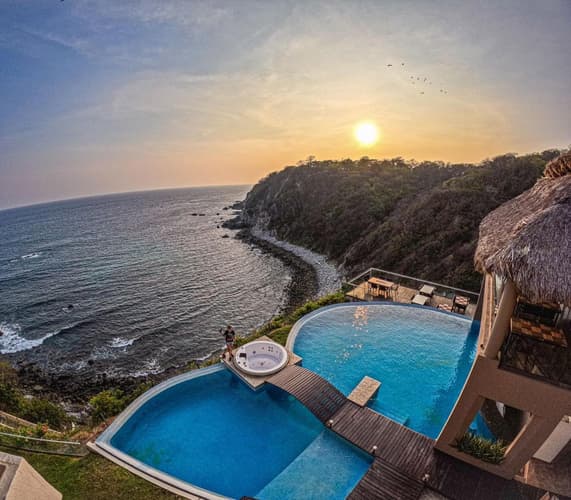 Image - Pacific King Hotel, Huatulco