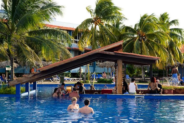 Imagen - Club Amigo  2 🌙 en Pareja 💑 