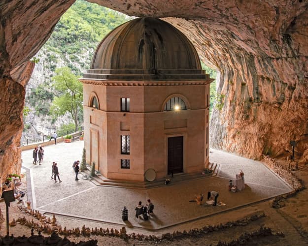 Imagen - En Vespa en el corazón de Las Marcas: las cuevas de Frasassi