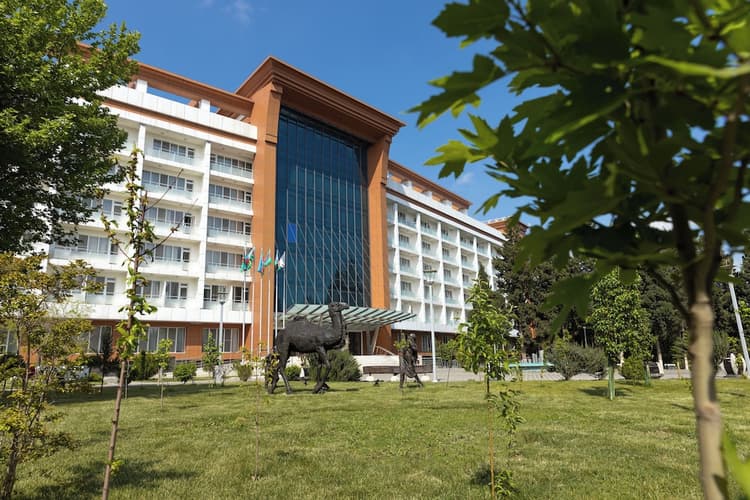 Image - Chinar Hotel & Spa Naftalan