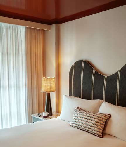 Image - 4* The Hoxton Shepherds Bush, London with Exhibition Tickets