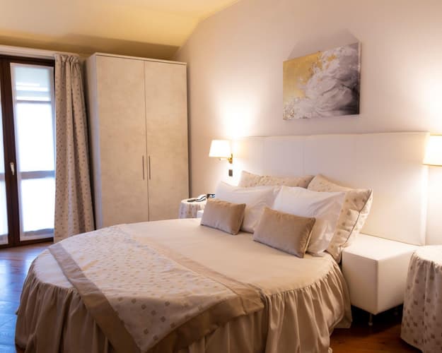 Image - 7 N Romantic Hotel Furno + 3GF