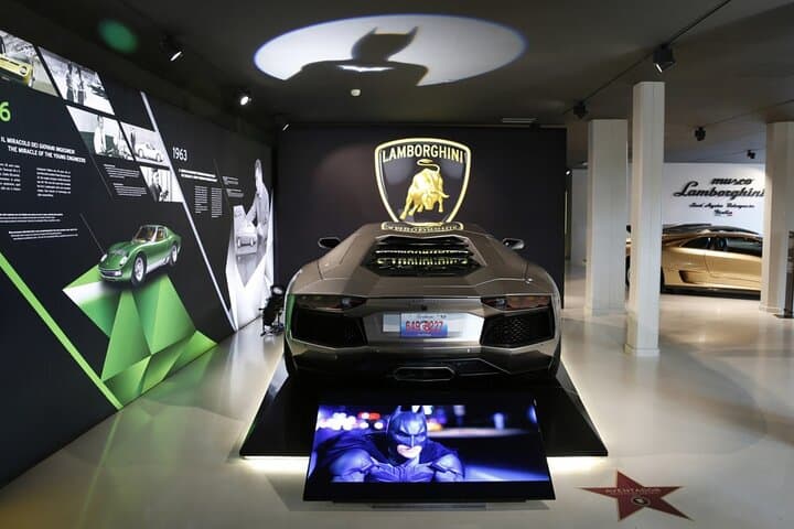 Image - Lamborghini in Ferrari muzej 