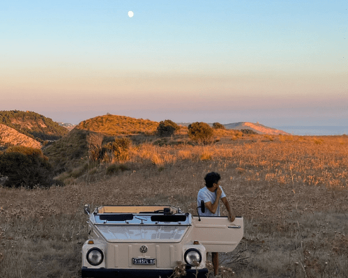 Immagine - Dalla Scala dei Turchi a Cala Manbrù in auto d'epoca