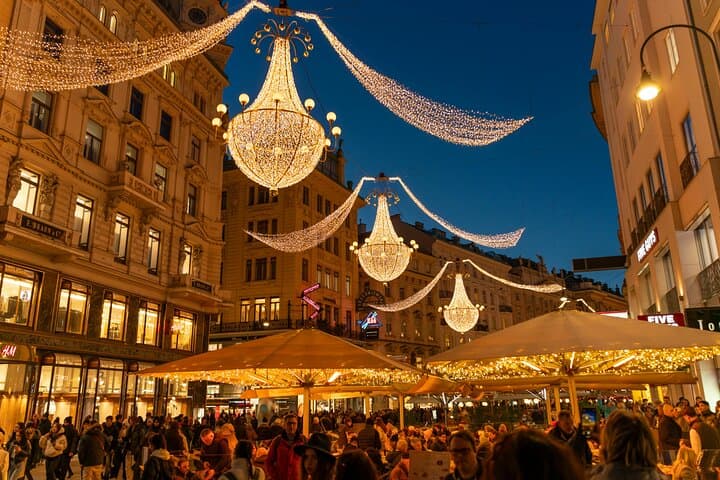 Beeld - Vienna Under the Snowglobe: Discover 5 Magical Markets"