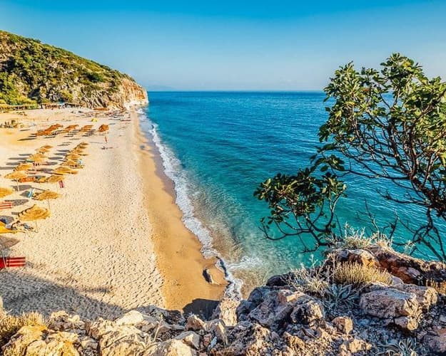 Bild - Vruća Albanija avionom iz Beča