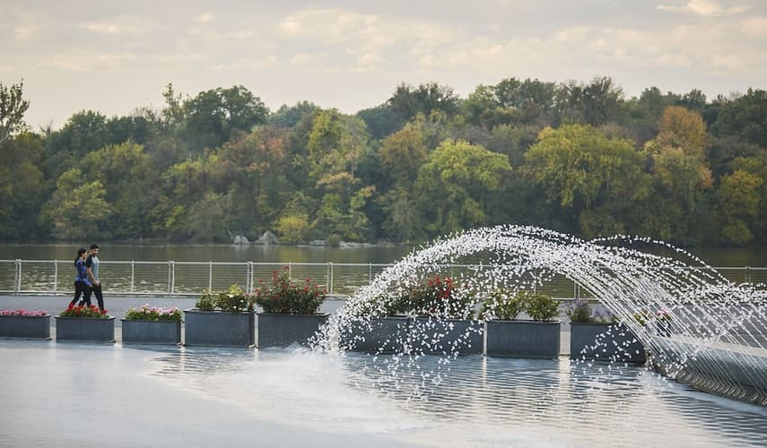 Image - Four Seasons, Washington DC WA, United States of America