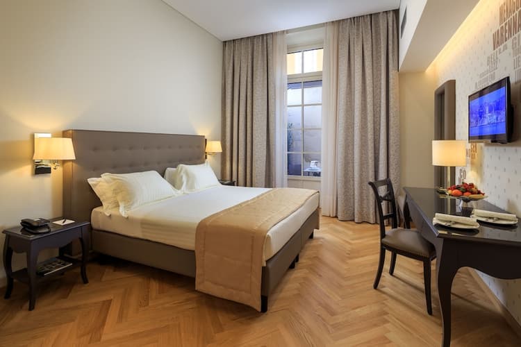 Image - 5 Days COMO (Palace Hotel 4* - BB)