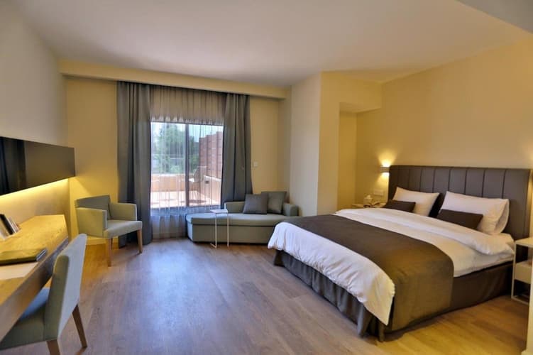 Image - 4 Days AMMAN (4* - ALQasr Metropole Hotel - BB)