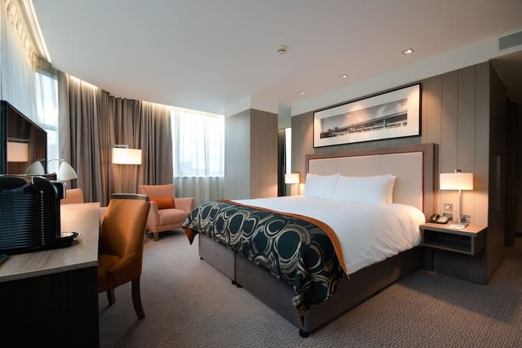 Image - 8 Days LONDON (Clayton Hotel Chiswick 4* - BO)