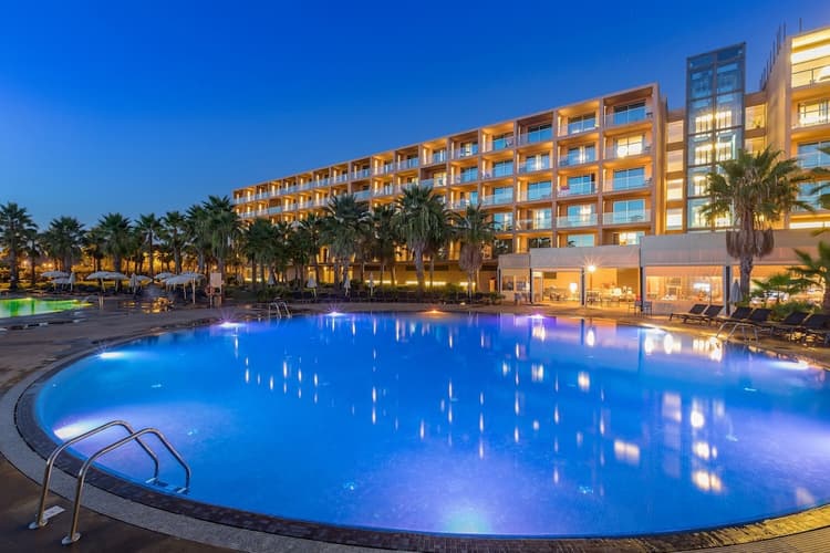 Image - Salgados Palace