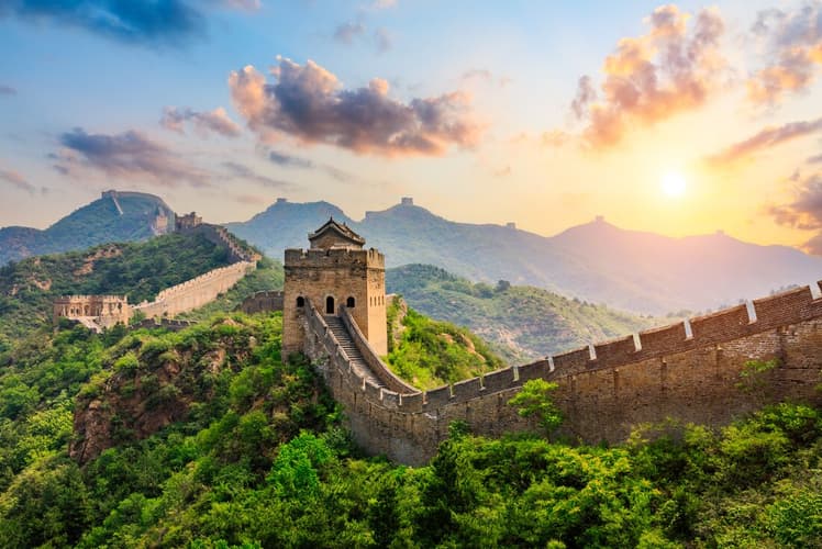 Image - Walking the Great Wall of China