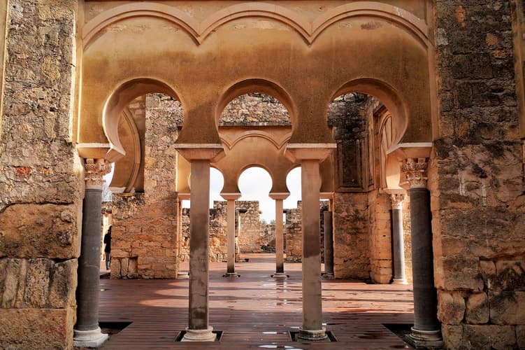 Imagen - Descubre Córdoba y Sevilla en tren (desde Oviedo) 2026