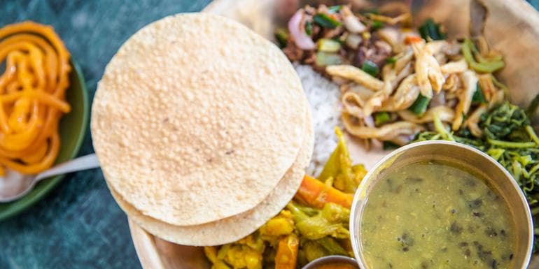 Image - Nepal: Mountains and Temples