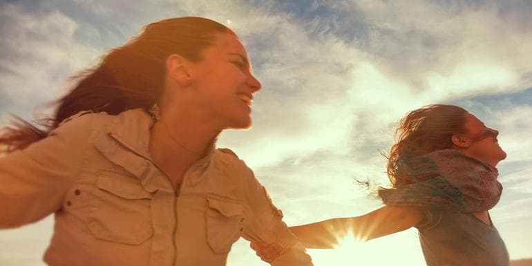 Immagine - Coastal Morocco: Waves & Market Stalls
