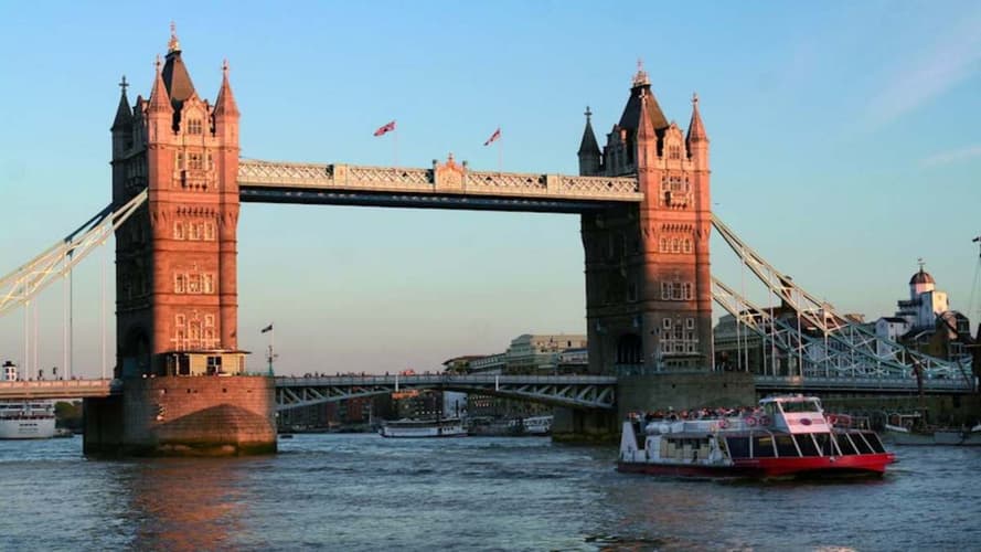 Image - London Royal Escape: Luxury 4* Hotel, Afternoon Tea & Guided Tour (ENATWDHLV2N)