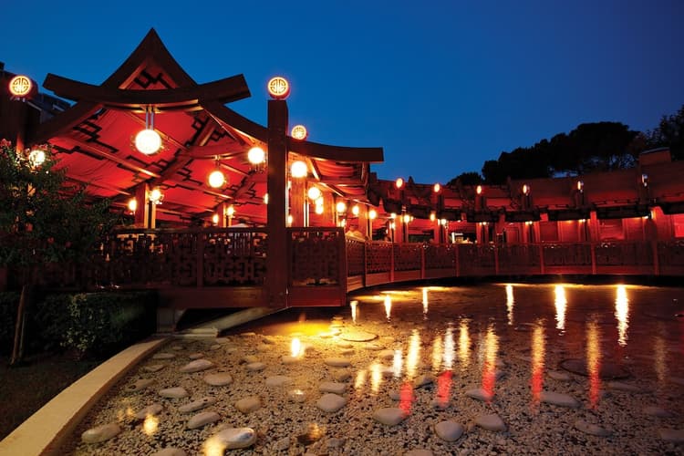 Bild -  Cornelia De Luxe + 3 GF