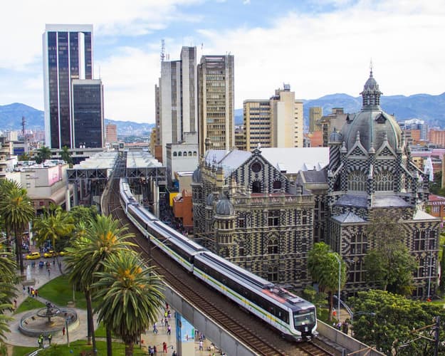 Imagen - MEDELLÍN Y BOGOTÁ, ENCANTO URBANO