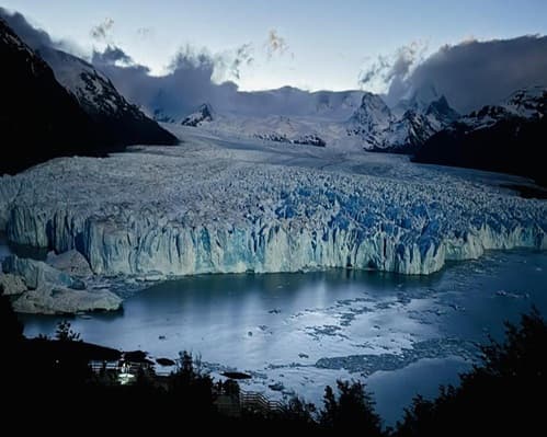 Imagem - Glaciar Perito Moreno con Luna llena