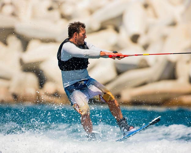 Image - Beginner wakeboard / waterskiing session