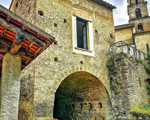 Image - CNA - Picentini Mountains mozzarella and hazel nuts