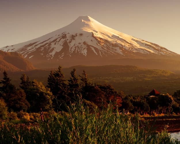 Imagen - Black - Bloqueo Pucón 05 Noches Vía SKY - Hotel Casa Solaria