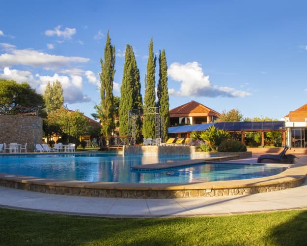 Image - Hotel en Tarija l Los Parrales 5*