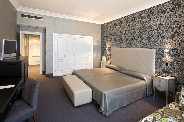 Bild - 5 N Carlton Bilbao