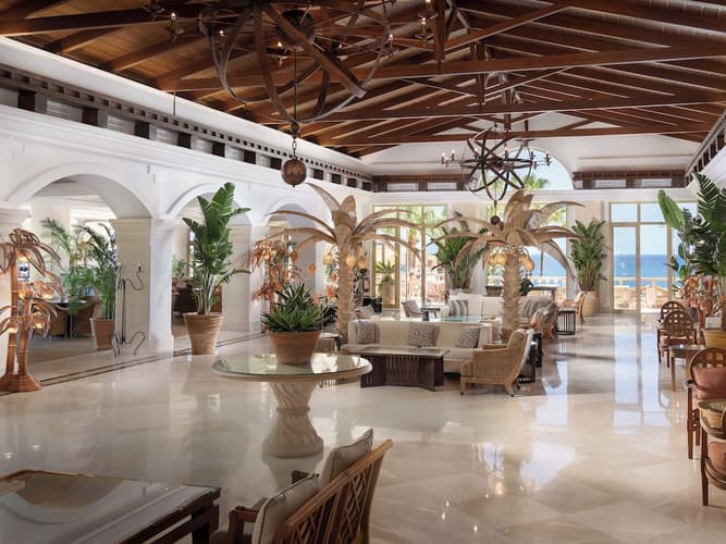 Familie fericită la Grecotel Marine Palace & Aqua Park