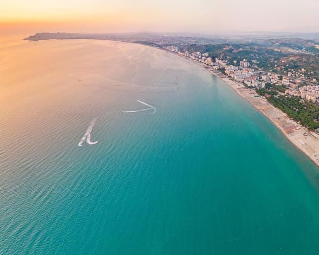 Image - Summer getaway in Durrës