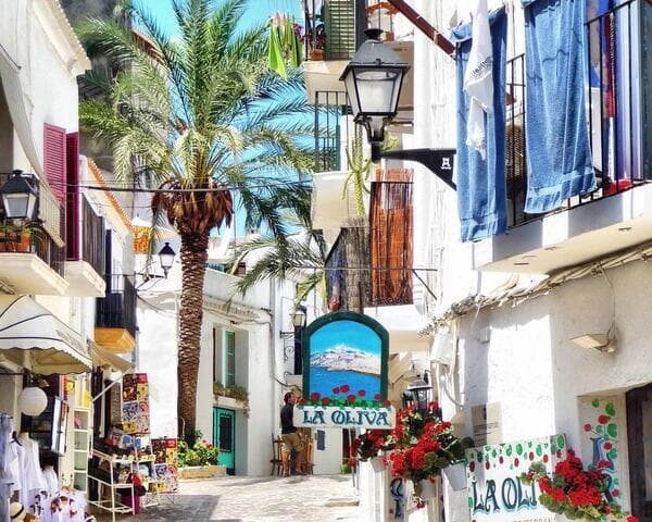 Imagen - Conoce las costas de Ibiza desde Oviedo