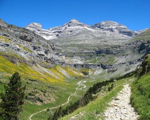 Image - SPAIN: WATER, EARTH AND SILENCE FROM MADRID TO THE PYRENEES