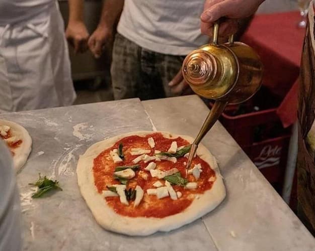 Immagine - Lezione di pizza a Napoli
