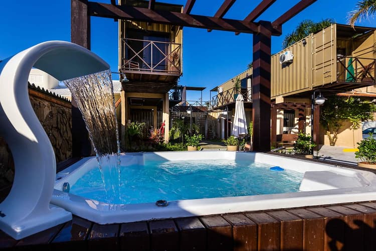 Imagen - Ingleses FLN para 4, con pileta