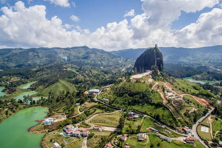 Image - SUPER PAQUETE MEDELLÍN, COLOMBIA.