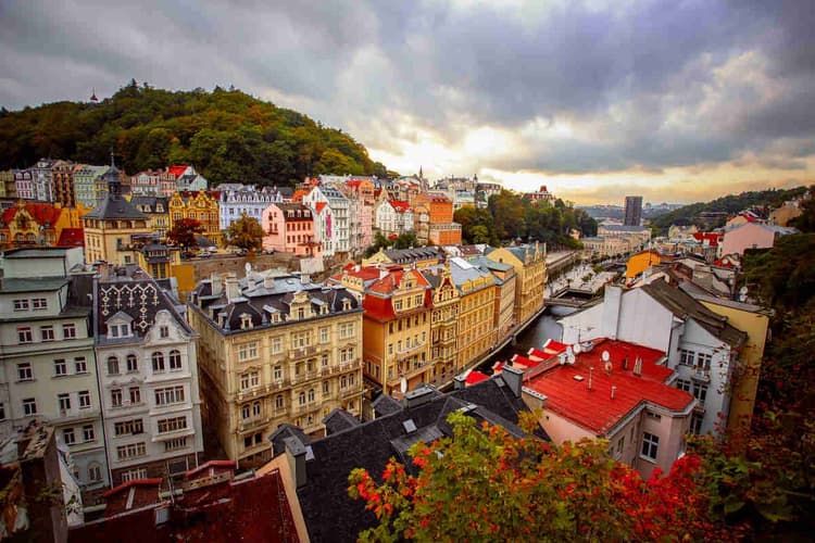 Imagen - Vuelo+Hotel 4* + Karlovy Vary -  Madrid - Praga S. Santa