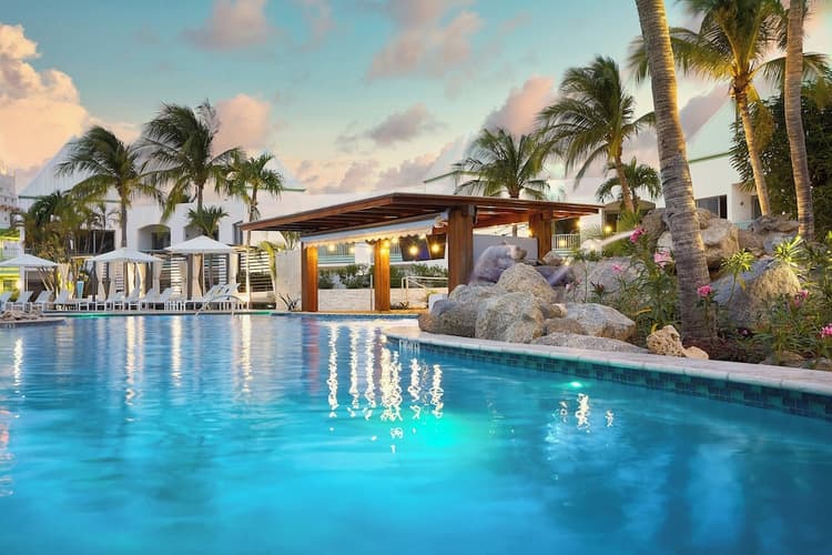 Imagen - Sab 24 Oct 26 - COR / AUA + Hoteles con Desayuno