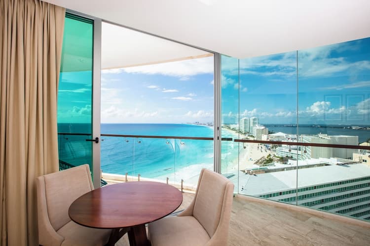 Image - Altitude at Krystal Grand Cancun - All Inclusive.