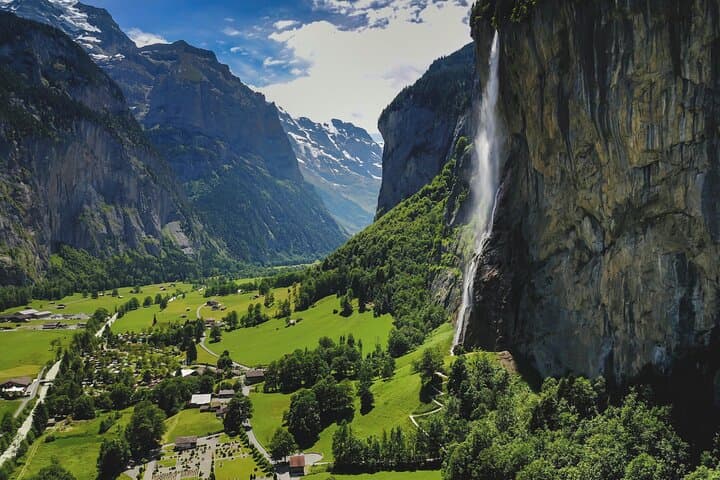 Imagem -  8 days-Geneva, Interlaken & Zurich